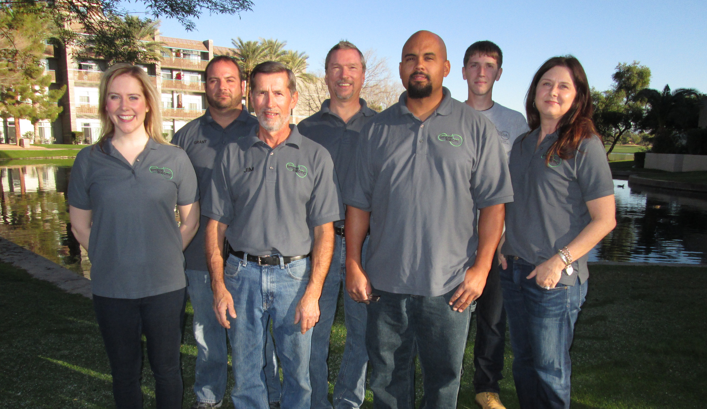 Simple Electric logo