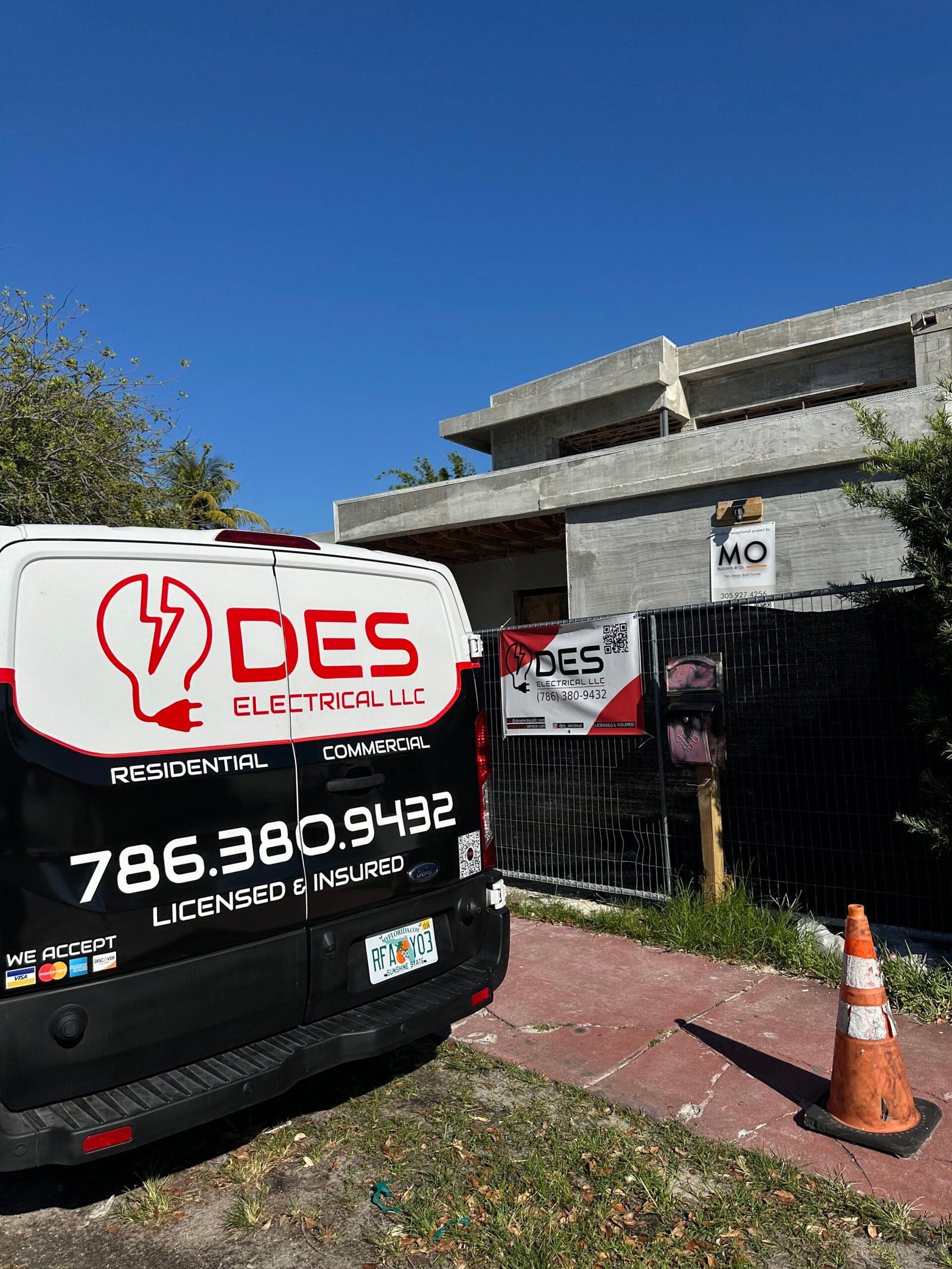 DES ELECTRICAL LLC logo