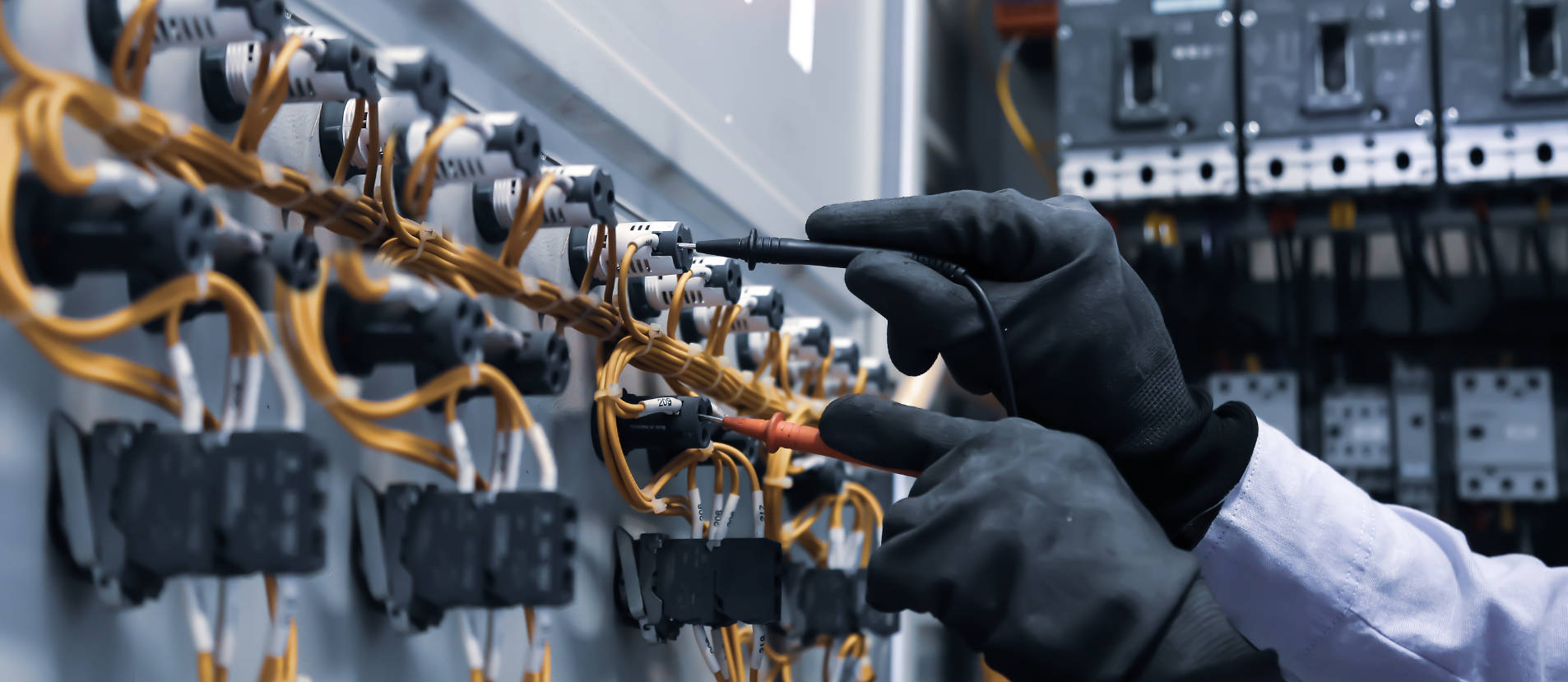 Accurate Electric Co. logo