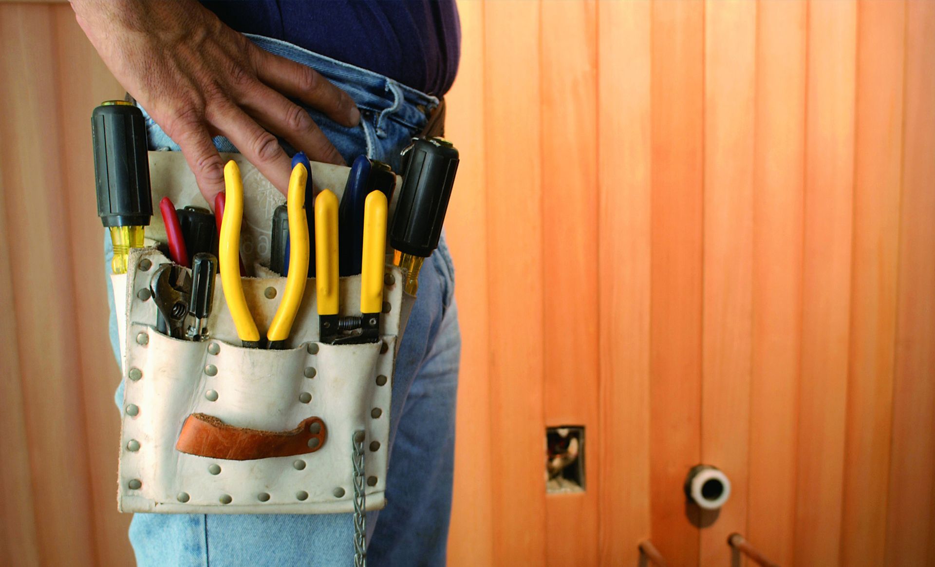 Young Electric Service logo